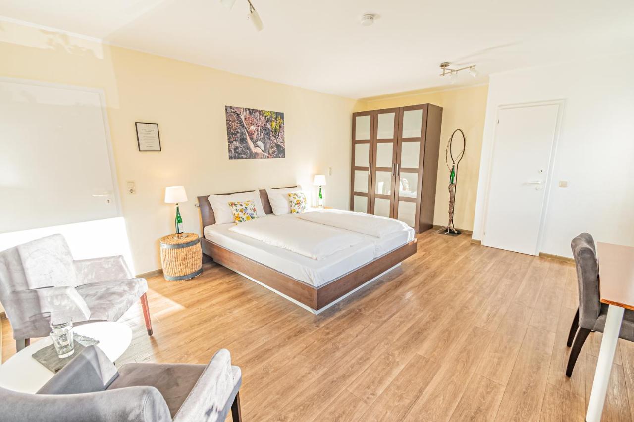 Weinhotel Ayler Kupp Екстер'єр фото